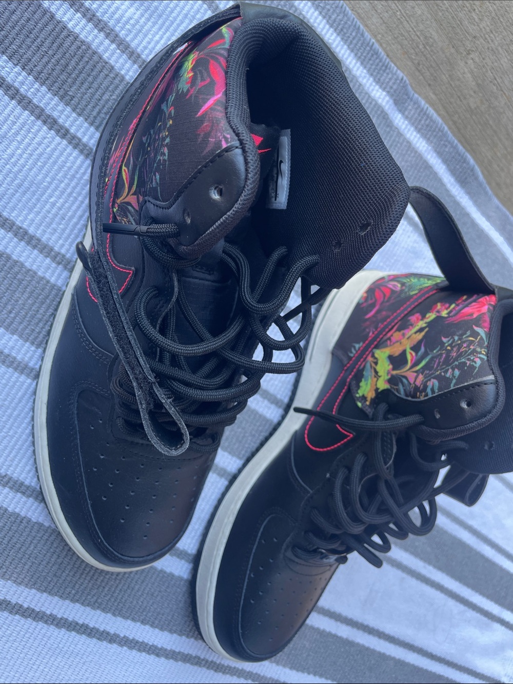Nike Men's Black High-Top Sneakers with Floral Collar Accent